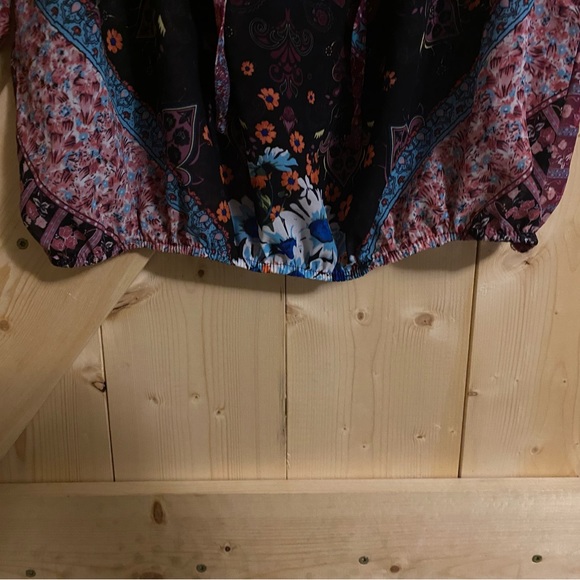 Spoiled XL Flowy Sheer Blouse - Picture 4 of 6